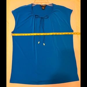 Liz Claiborne Career Brand Women’s Top - Size Large